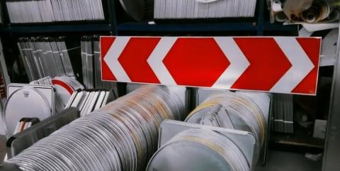 Предметом закупки является приобретение дорожных знаков Предметом закупки является приобретение дорожных знаков